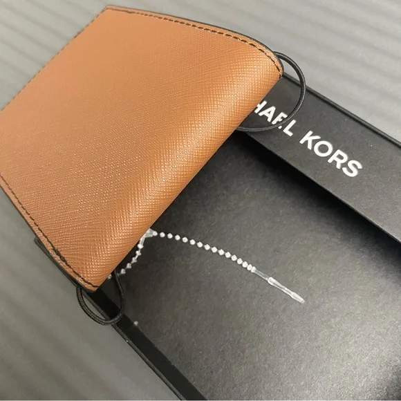 Michael Kors Andy Men’s Slim Billfold Wallet Brown NIB 6 Card Slots Luxury Gift